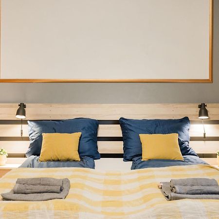 Urban Tranquillity By The Main Shopping Street Apartment Budapest Ngoại thất bức ảnh