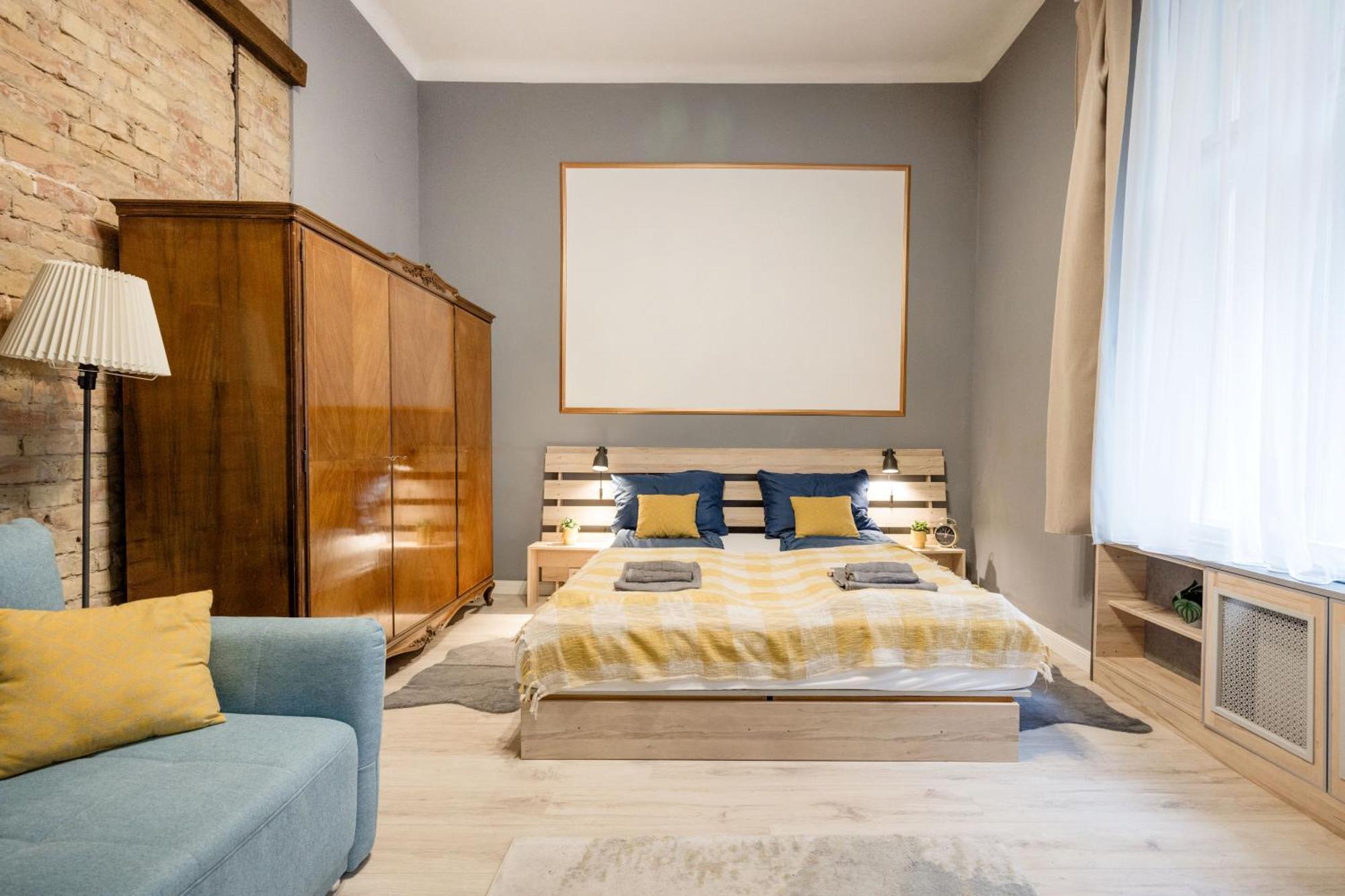 Urban Tranquillity By The Main Shopping Street Apartment Budapest Ngoại thất bức ảnh