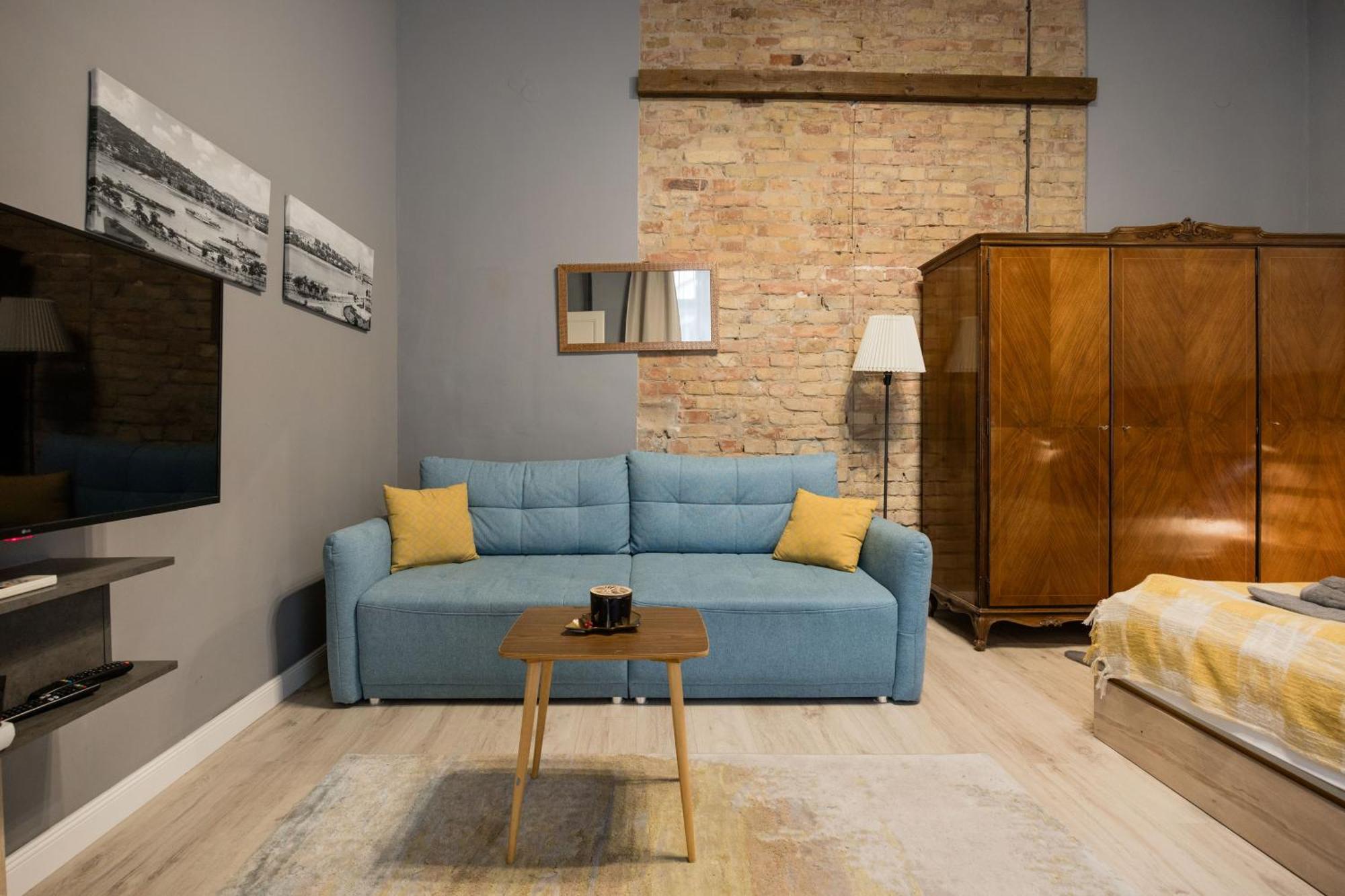 Urban Tranquillity By The Main Shopping Street Apartment Budapest Ngoại thất bức ảnh